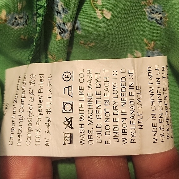 Bright green blouse - Picture 5 of 6